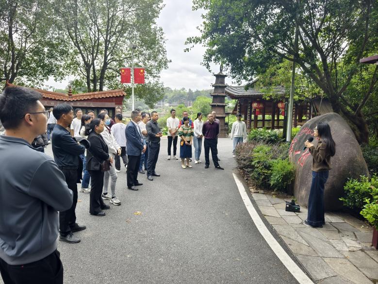 學員實地走訪。福建省委社會工作部供圖