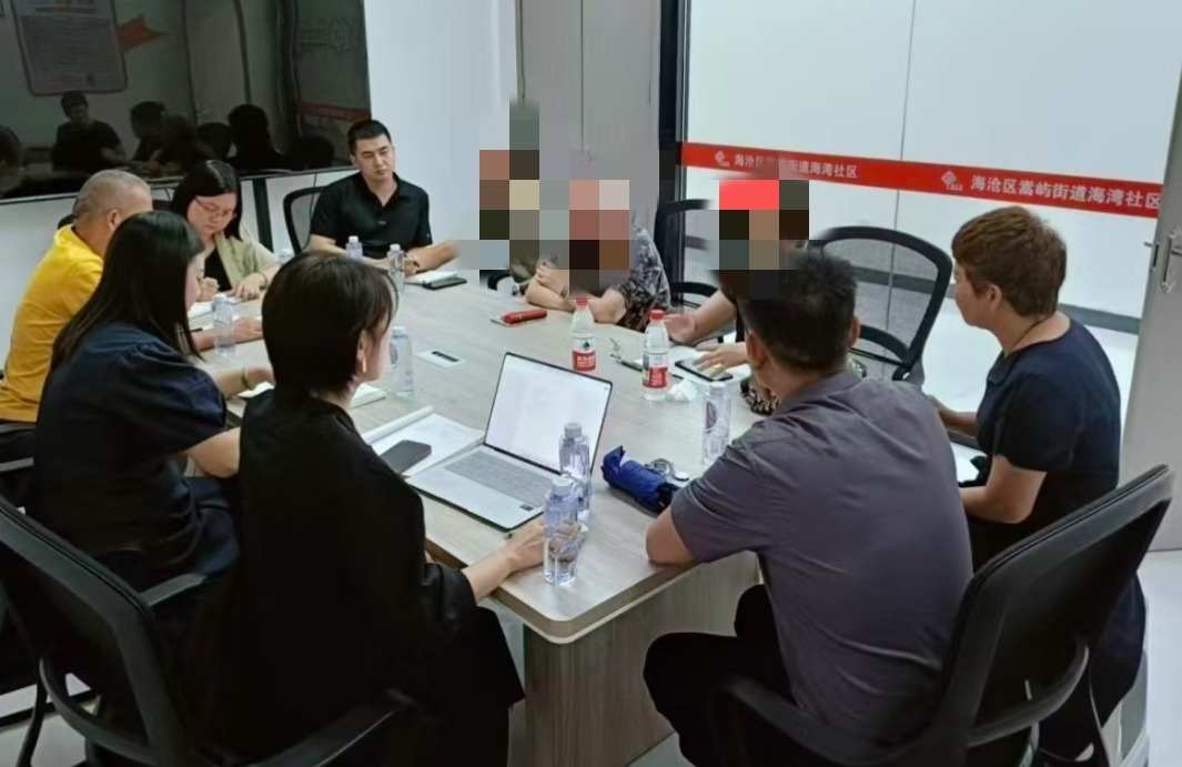 嵩屿街道综治中心进行纠纷调解时的情景。嵩屿街道综治中心供图