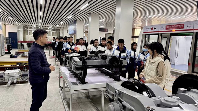 开展“自强弘毅 福开助你成长”活动