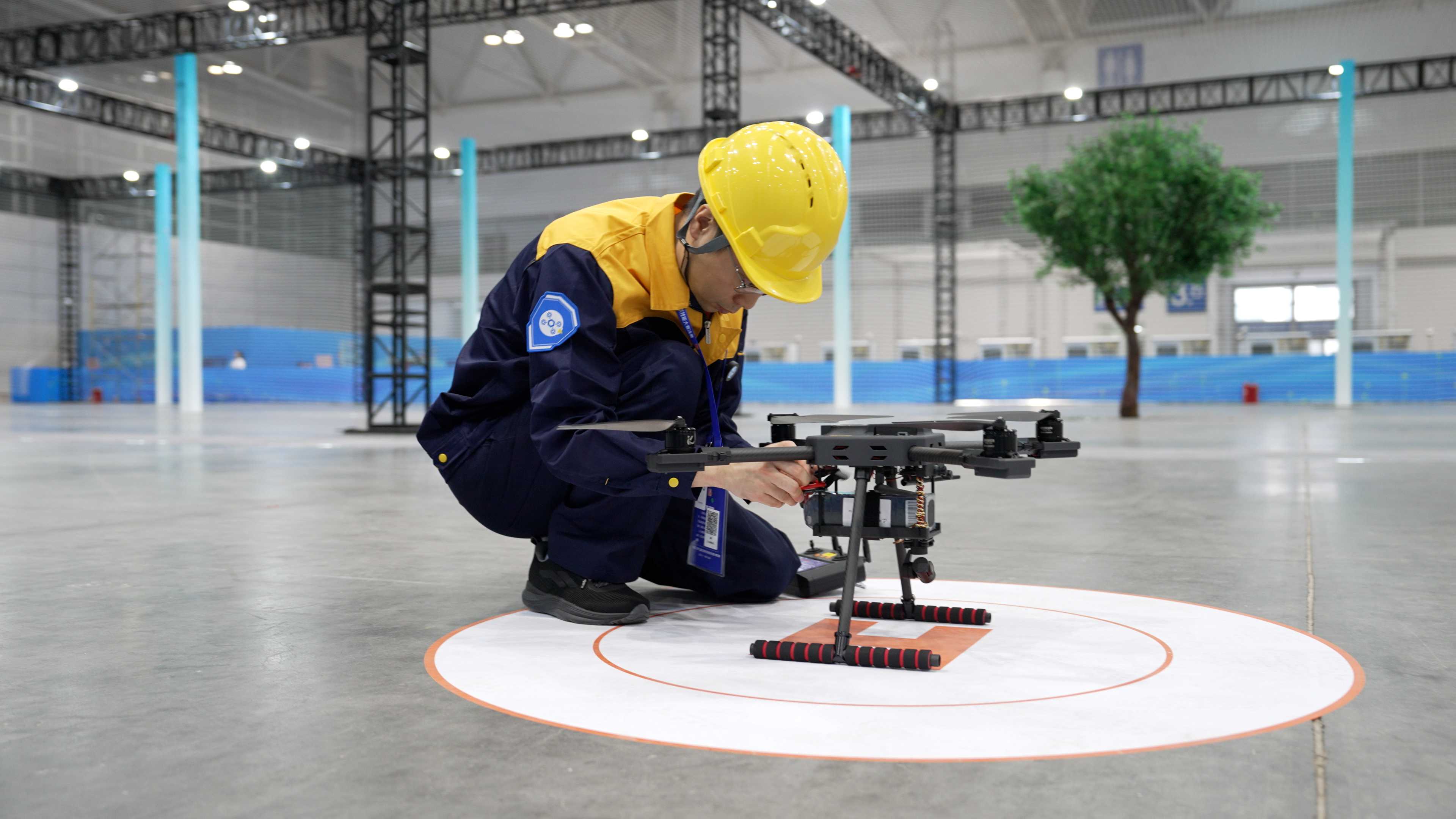 无人机装调检修工工种决赛。主办方供图