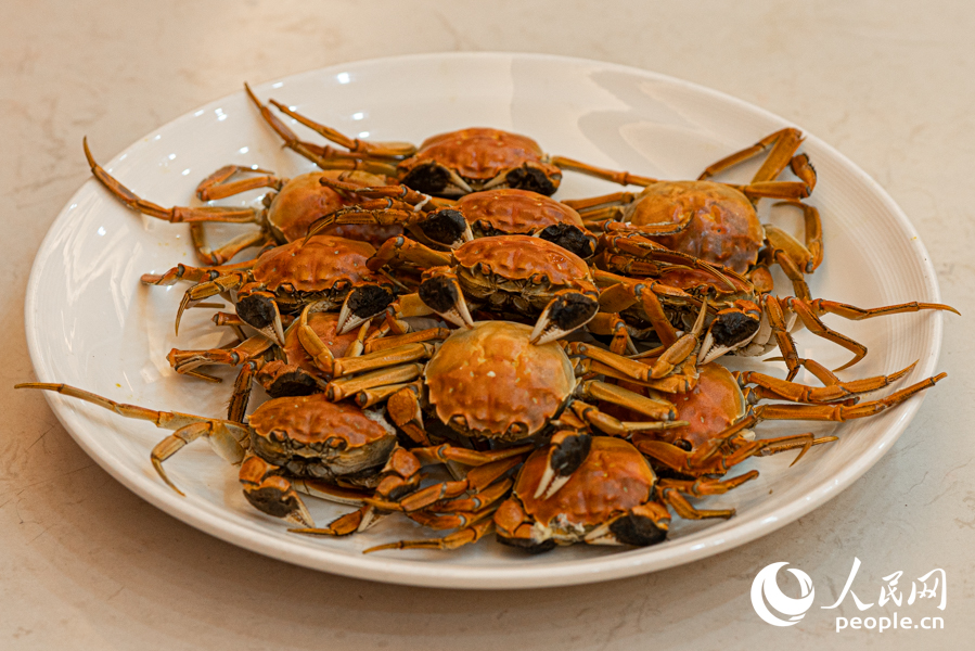 生炊水口毛蟹。实习生 郑舒尘摄