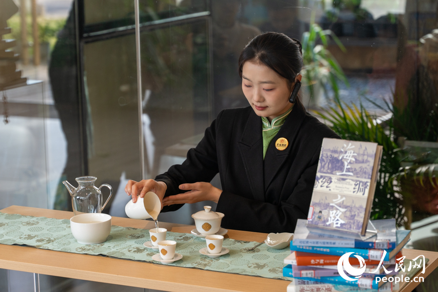 茉莉花茶沖泡技藝展示。實習生 鄭舒塵攝