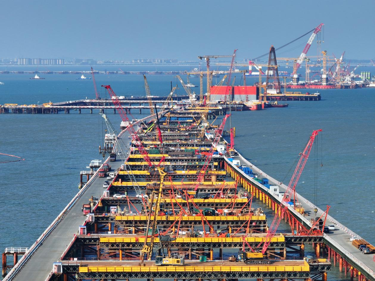 建設中的廈金大橋(廈門段)。席婷婷攝