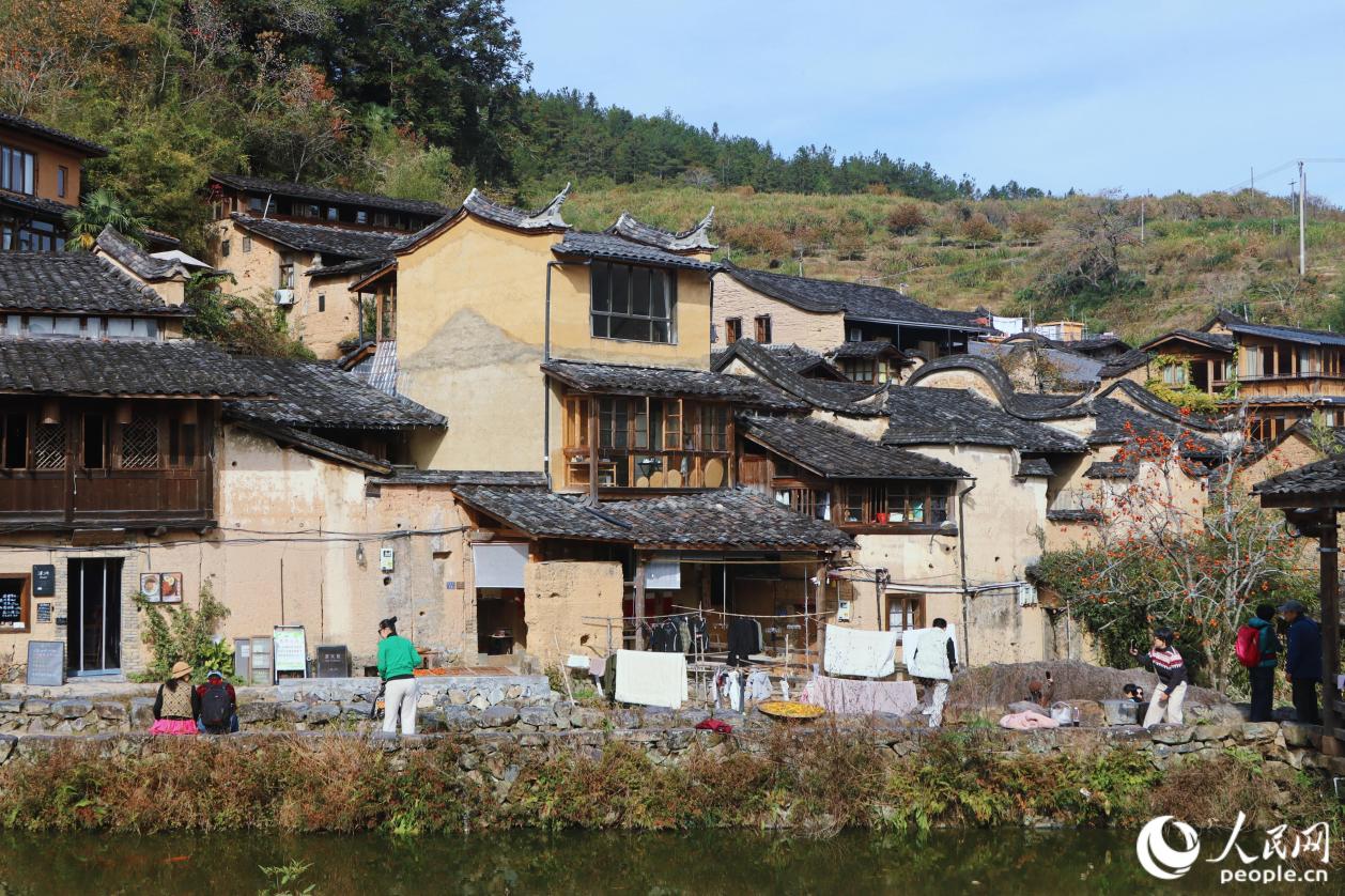 一座座明清古厝保留完好。人民网 林铭贤摄