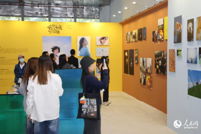 開幕當天，不少市民游客前來觀展。人民網記者 陳博攝
