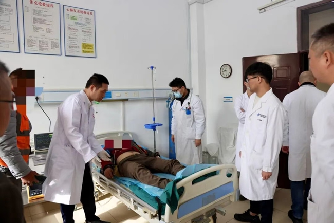 晋江市医院医护人员开展急救