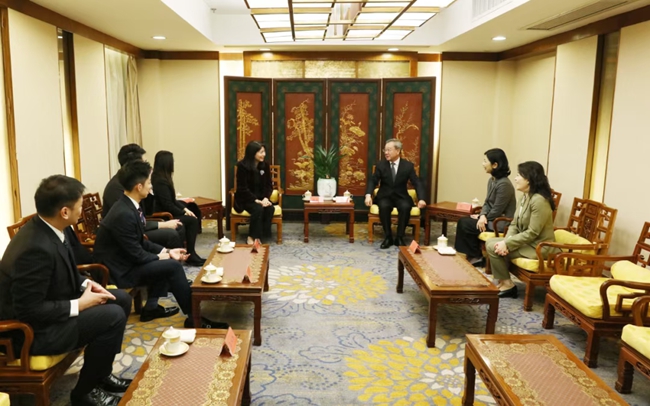 福建省人民检察院党组书记、检察长侯建军会见香港律政司刑事检控专员杨美琪等代表团一行