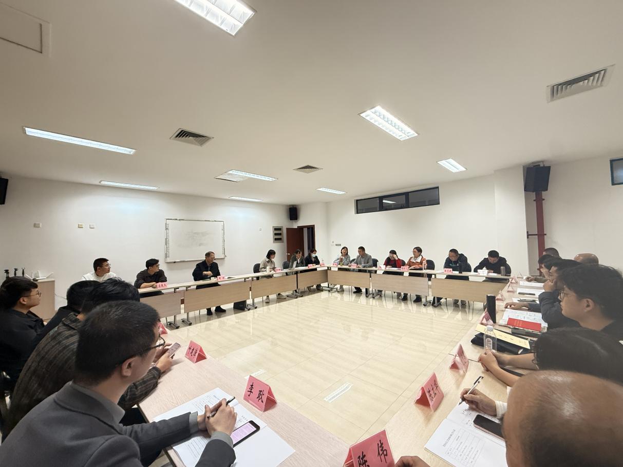 培訓班學員分組討論。福建省委社會工作部供圖