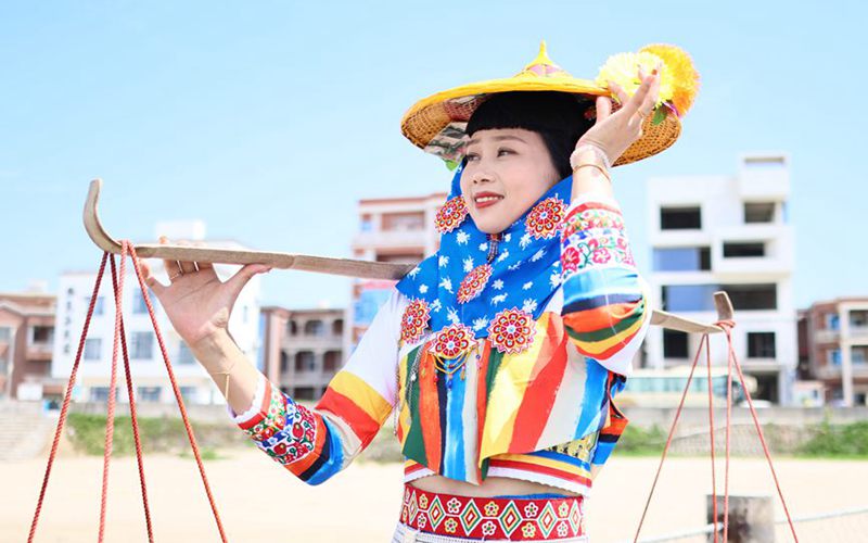 惠安女的“防晒套装”，为何让年轻人“上了头”？