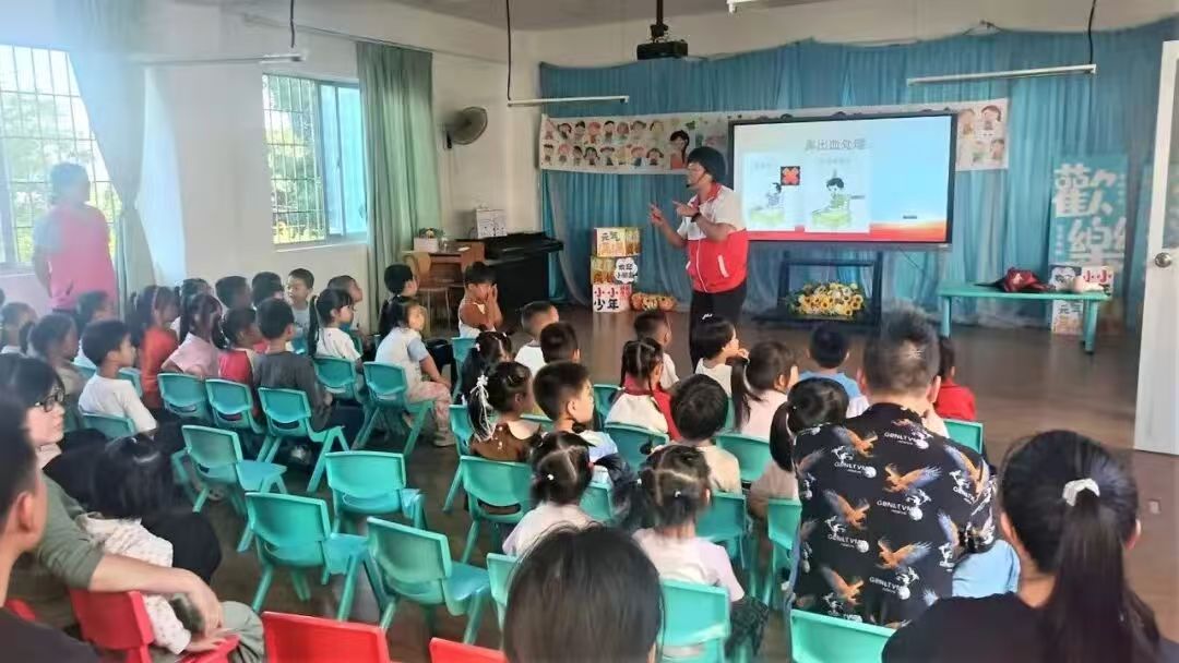 海沧区海农社区妇联走进中沧嘉裕幼儿园为家长们培训