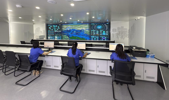 在南平市智慧城管指揮中心，城市運行狀態實現“一屏總覽”