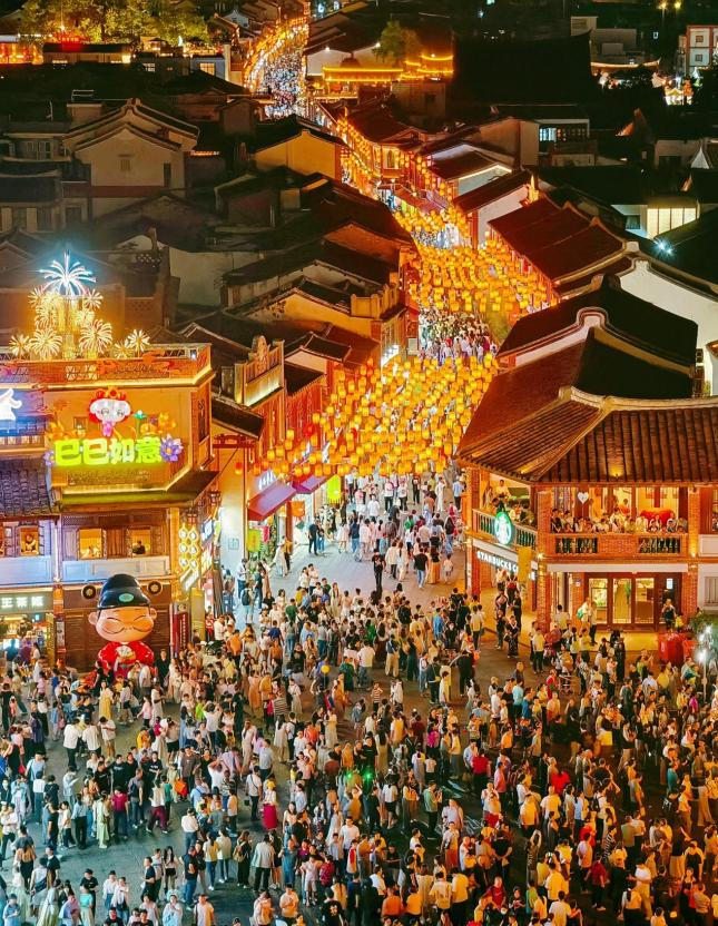 漳州古城人流如织