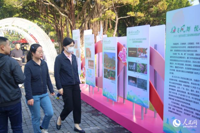 现场设置的宣传展板。人民网记者 陈博摄