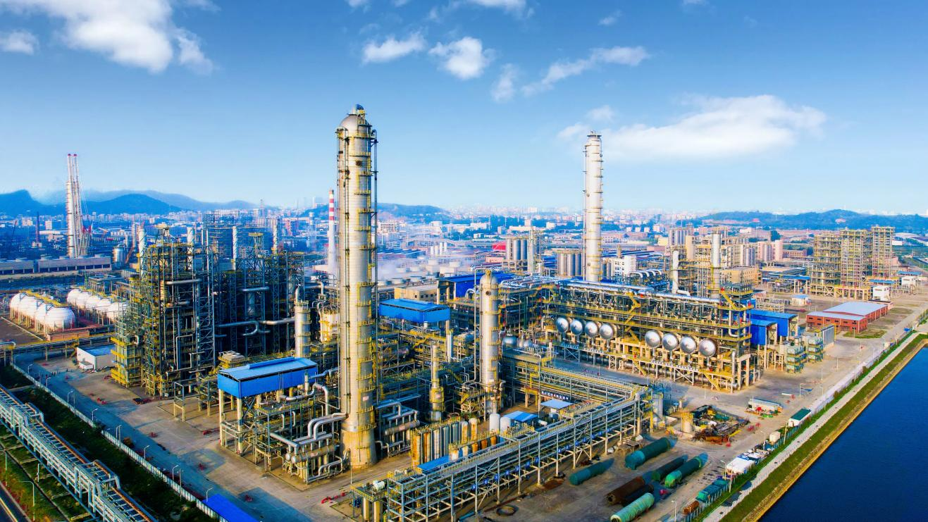 中景石化全球最大烷烃一体化生产基地