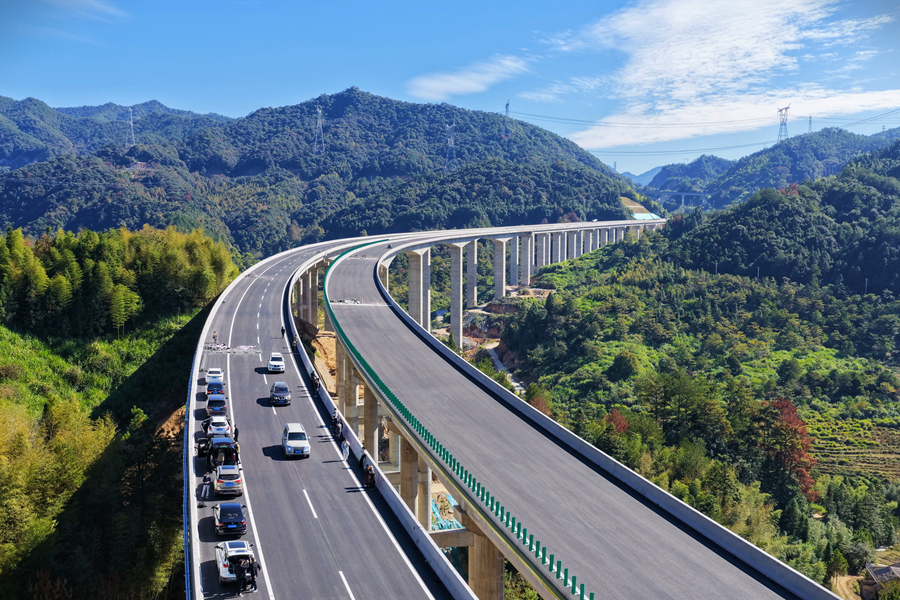 12月6日，宁德至古田高速公路全线正式通车。古田县融媒体中心供图