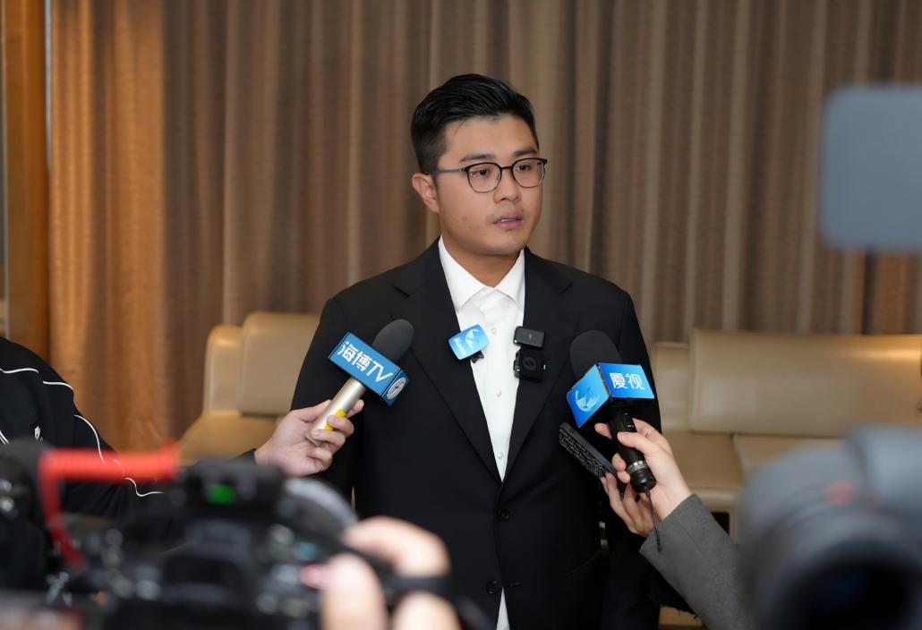 香港廈門聯誼總會副理事長許寒潤接受採訪。