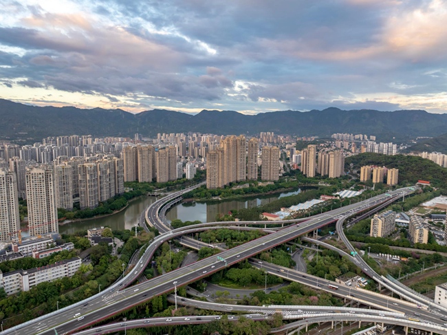琴亭高架橋。陳暖攝