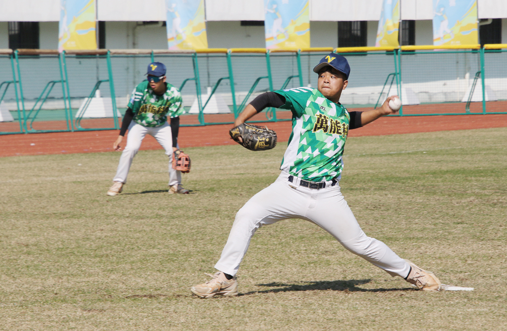 選手們在賽場上展現青春風採。林林攝