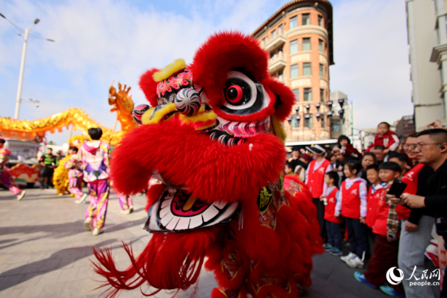 舞獅表演。人民網記者 陳博攝