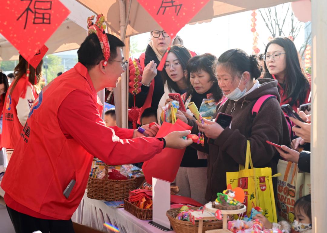 市集吸引了眾多市民參與