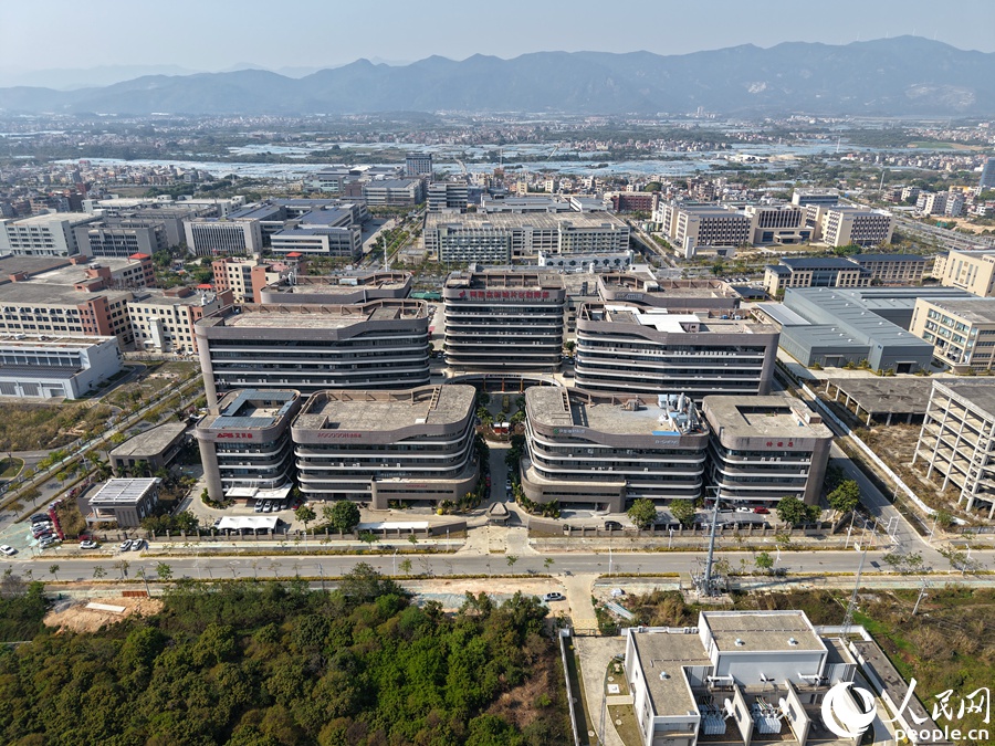同翔高新城片區已成為廈門新能源等千億級產業聚集地。人民網記者 陳博攝
