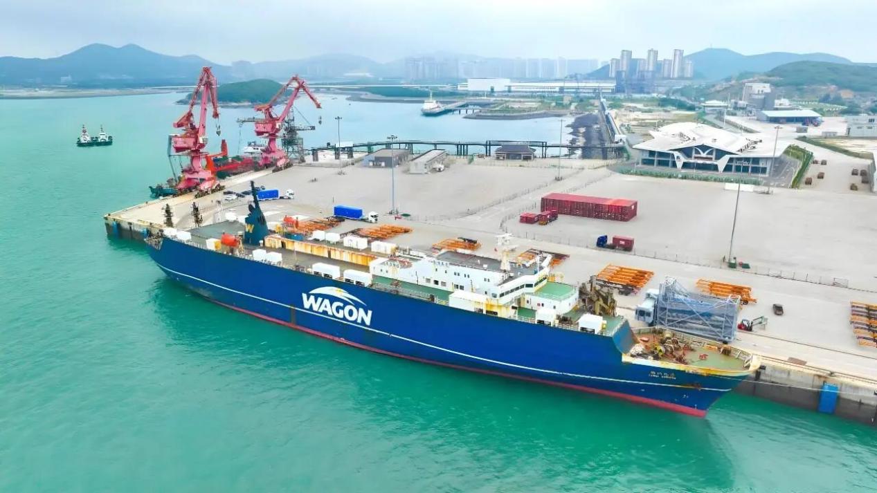 “台北快轮”自平潭至台北港货运直航最短航程仅需5.5小时，“夕发朝至”“准班准点”的海运通道实现了“海运成本，空运速度”。平潭融媒体中心供图