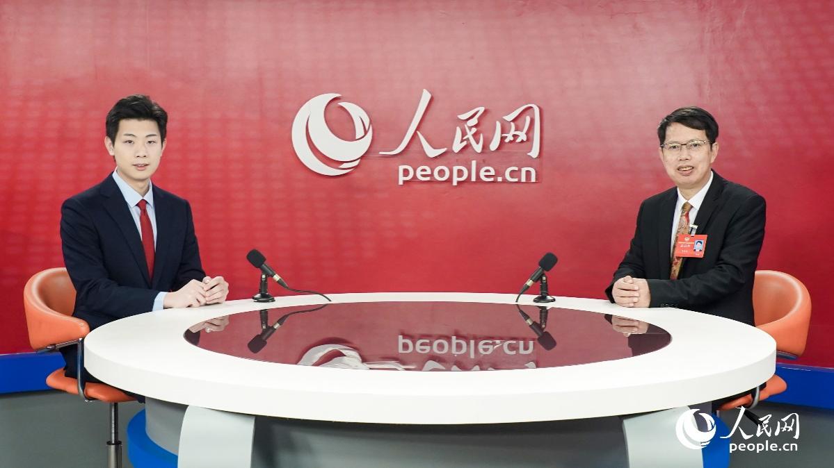 福建省政协常委、九三学社福建省委会常委、福建农林大学教授马祥庆做客人民网福建演播室。人民网记者 兰志飞摄