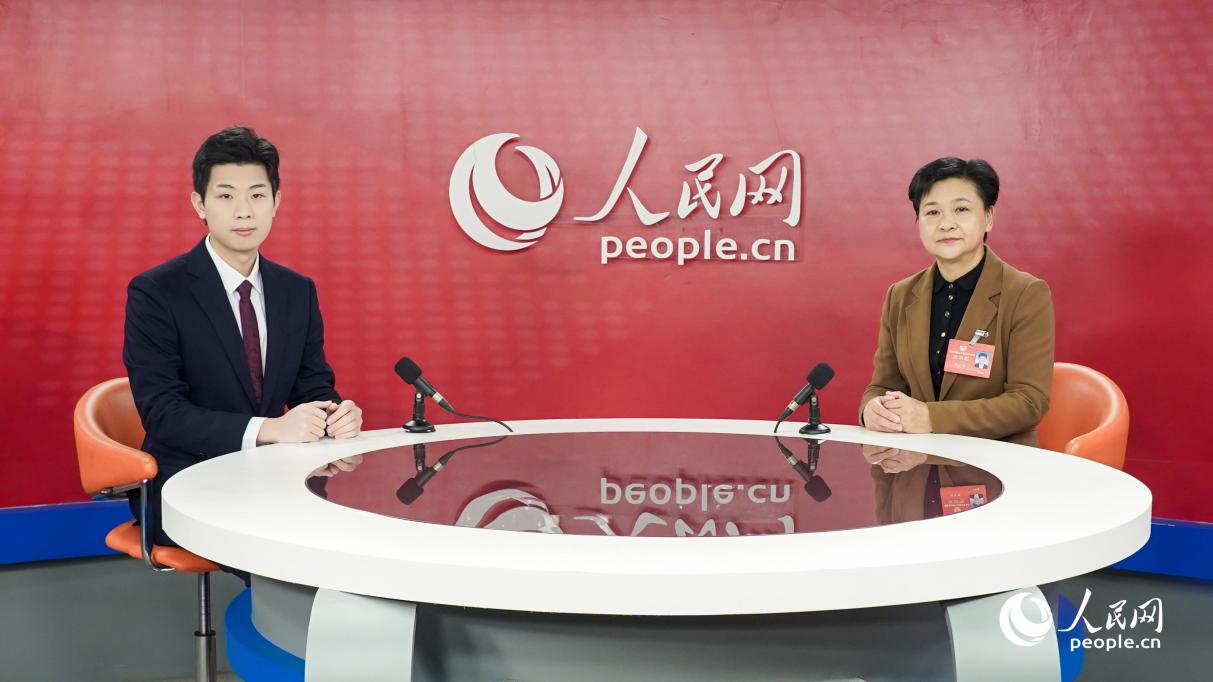 福建省政协副秘书长、民盟省委会专职副主委刘丹艳接受人民网专访。人民网记者 兰志飞摄