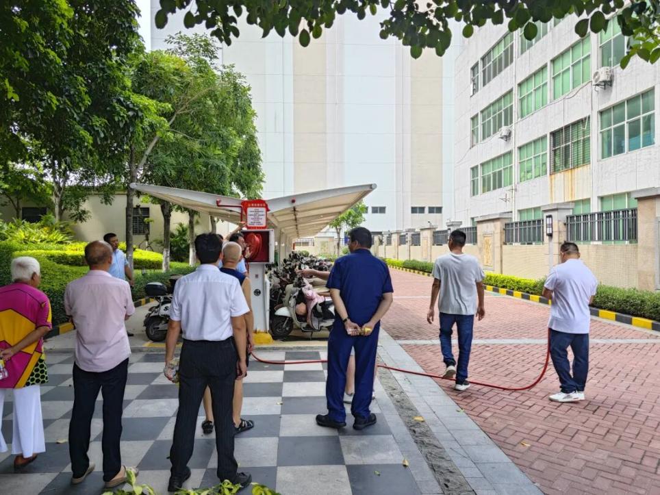 2025年8月，嘉龙尚都小区开展消防设施改造验收工作。泉州开发区供图