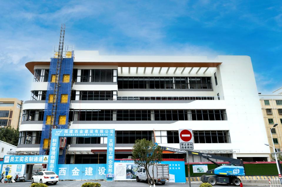 2026年1月，泉州开发区医院项目建设全面转入室内装饰装修及水电安装施工阶段。泉州开发区供图