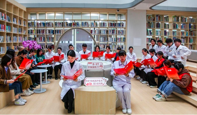 建设福建省首个医院城市图书馆“晋医书房”，开展“国医经典诵读”等红色主题活动