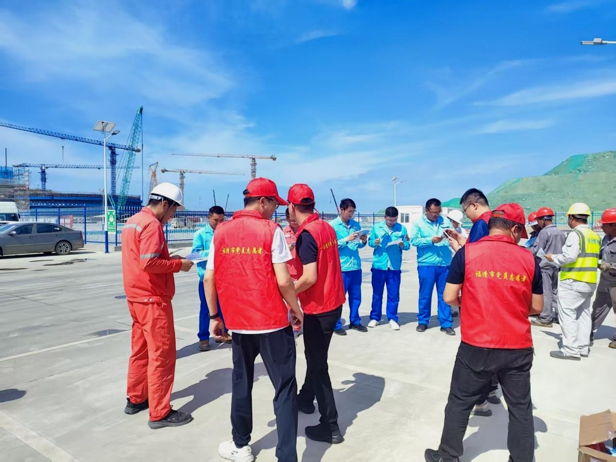 “黨旗飄揚—村企聯興”共推項目建設