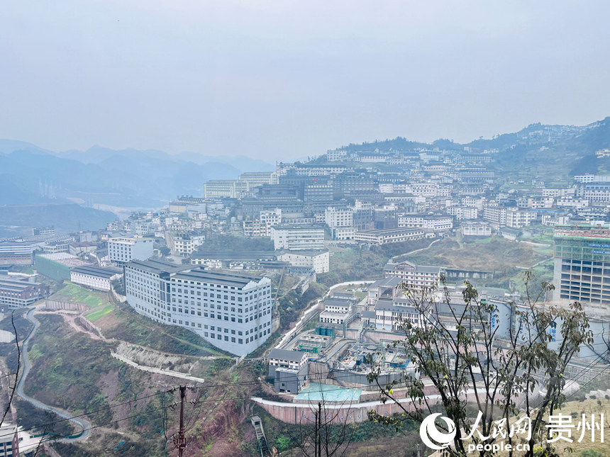 赤水河沿岸酒企。人民網 陳潔泉攝