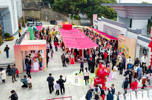 豐富多彩的互動體驗環節吸引了眾多游客參與。安溪縣委宣傳部供圖