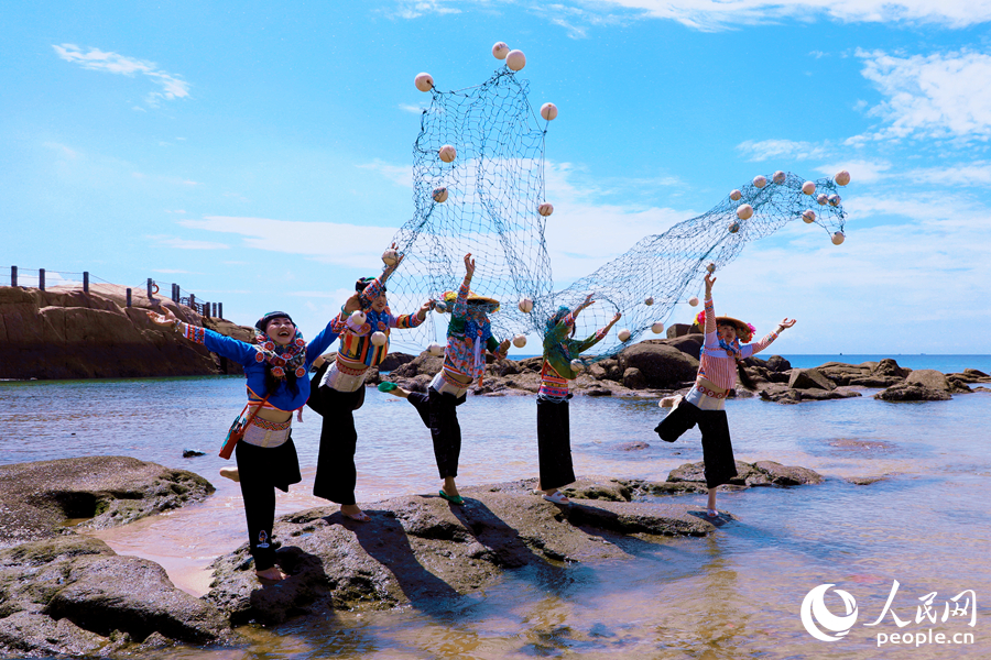 惠安女模特隊。人民網記者 李唯一攝