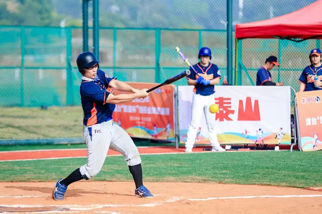 漳台“凱景杯”慢投壘球邀請賽