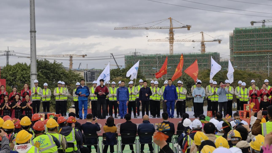 青年員工唱響《中國建筑之歌》