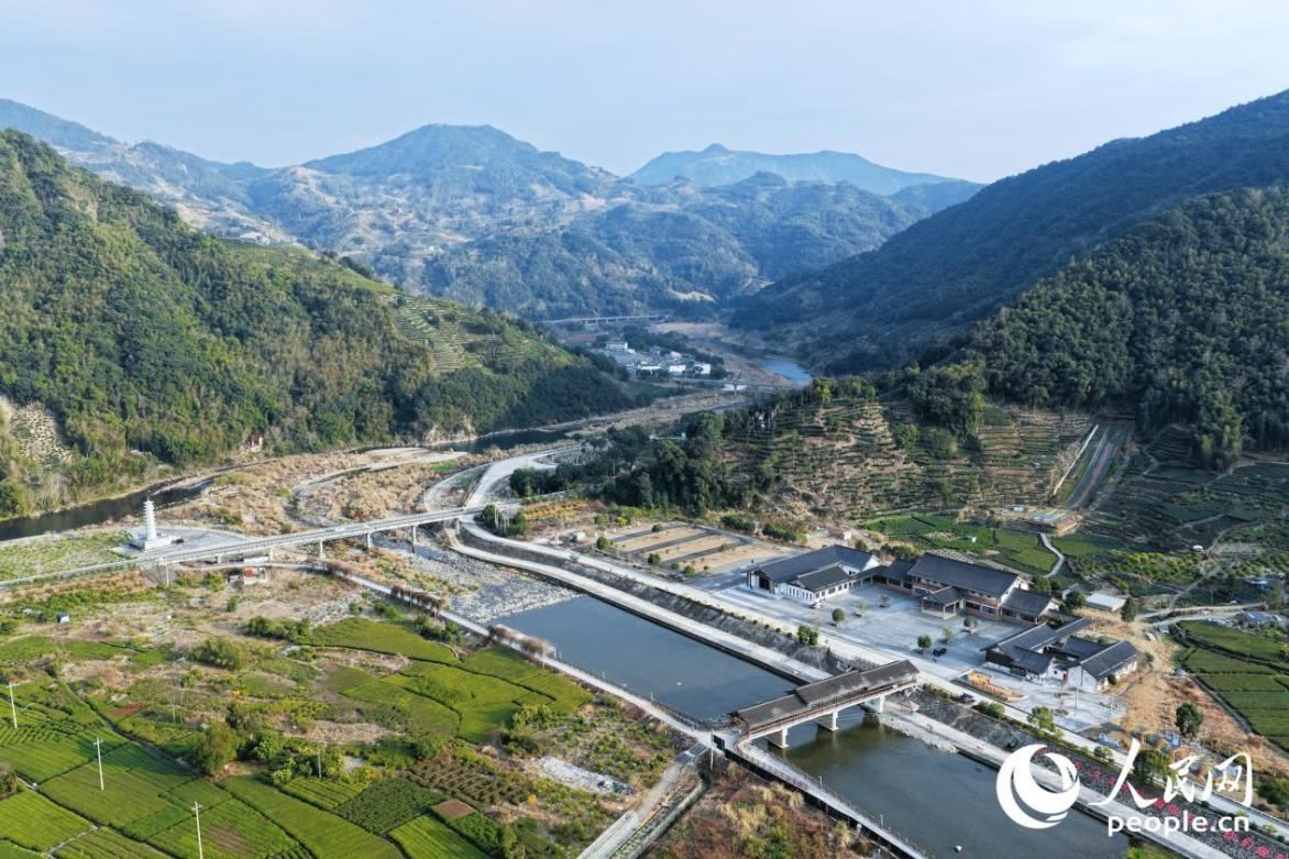 赤溪村新貌。人民网记者 李唯一摄