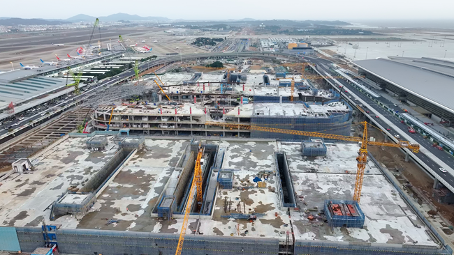 福州长乐国际机场二期扩建工程项目南停车楼施工现场