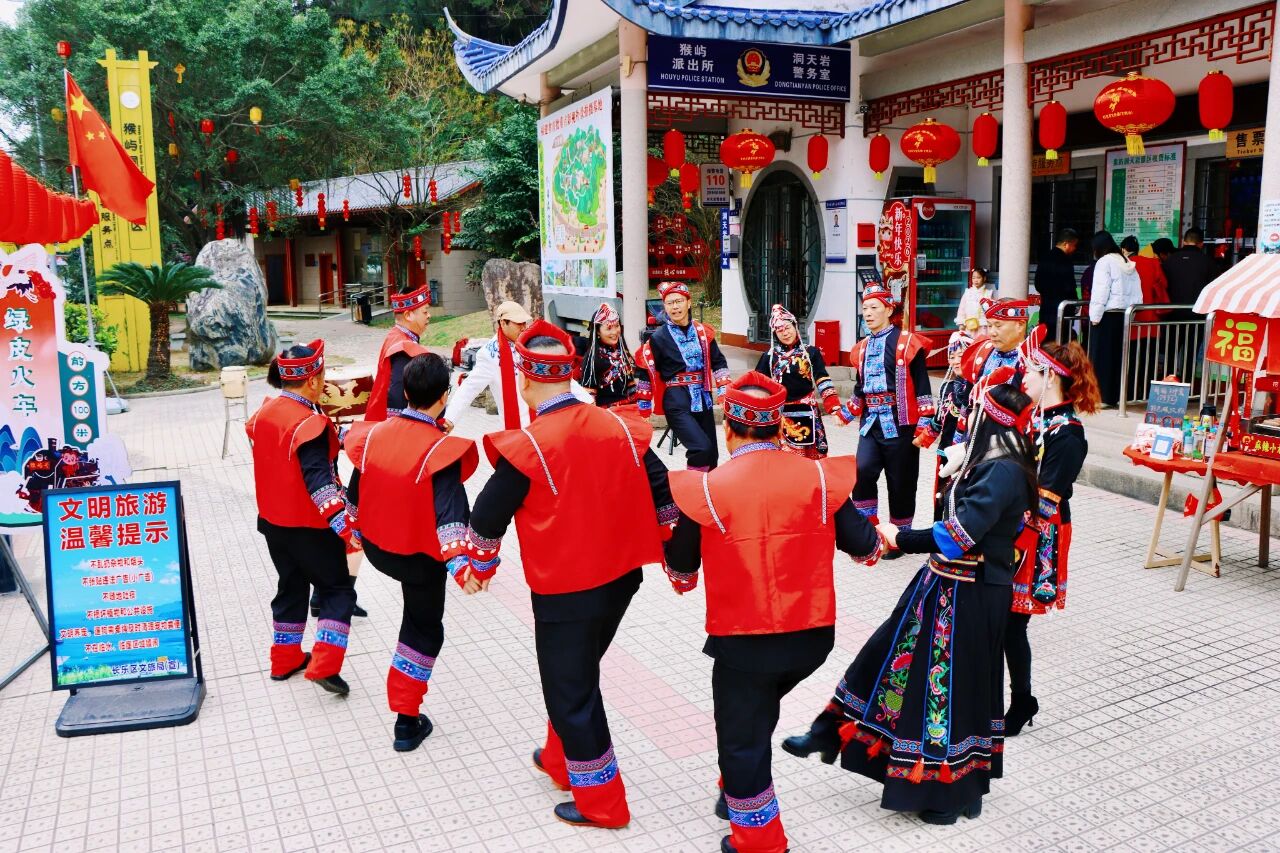 畬族原生態歌曲表演。王聖潔攝