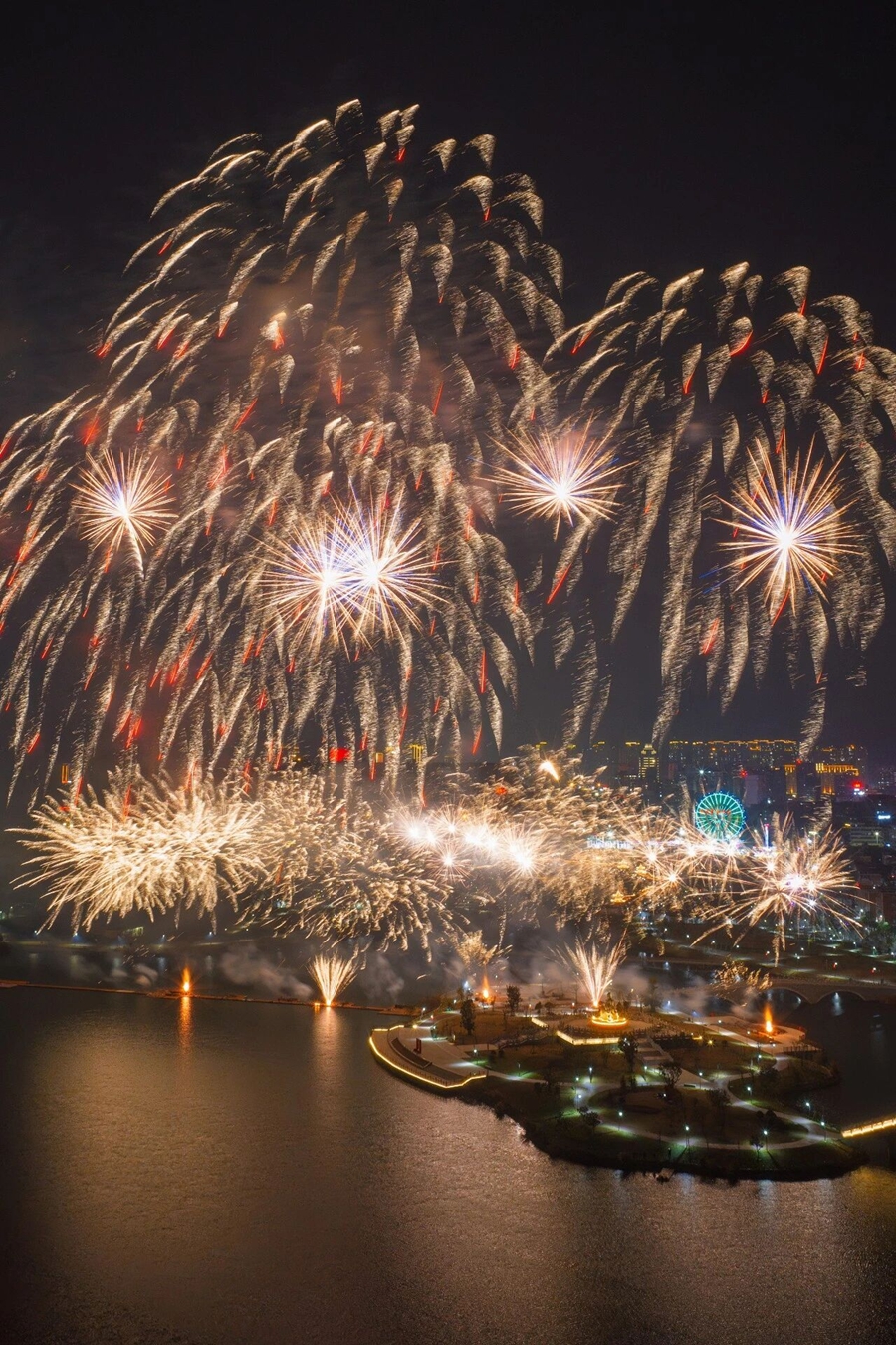 煙花秀現場。戴藝攝