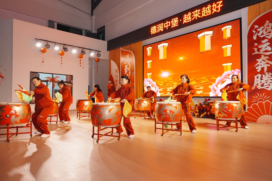 中堡镇在朱坊村文化会客厅举办2026年新春文艺晚会