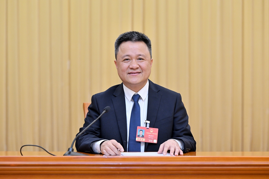 全国人大代表、致公党福建省委会主委、福建省金融投资有限责任公司总经理罗恩平。受访者供图