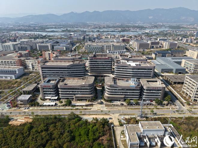 同翔高新城同安片区，新能源产业集聚发展。人民网记者 陈博摄