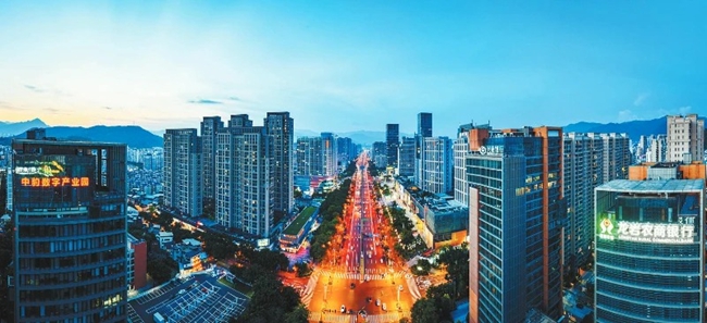 龙岩大道。记者 章宸睿 摄