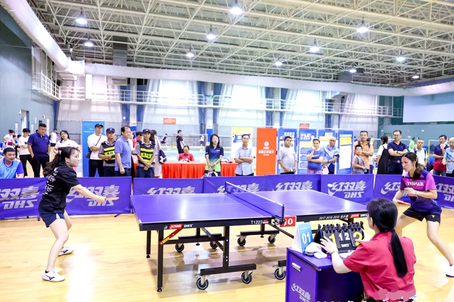 2025年厦门市全民健身日开幕,全民健身运动会乒乓球比赛现场。厦门市体育局供图