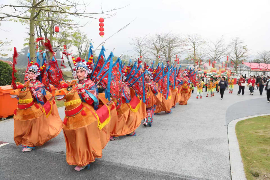 “福马巡春”文化巡游。郑文典摄