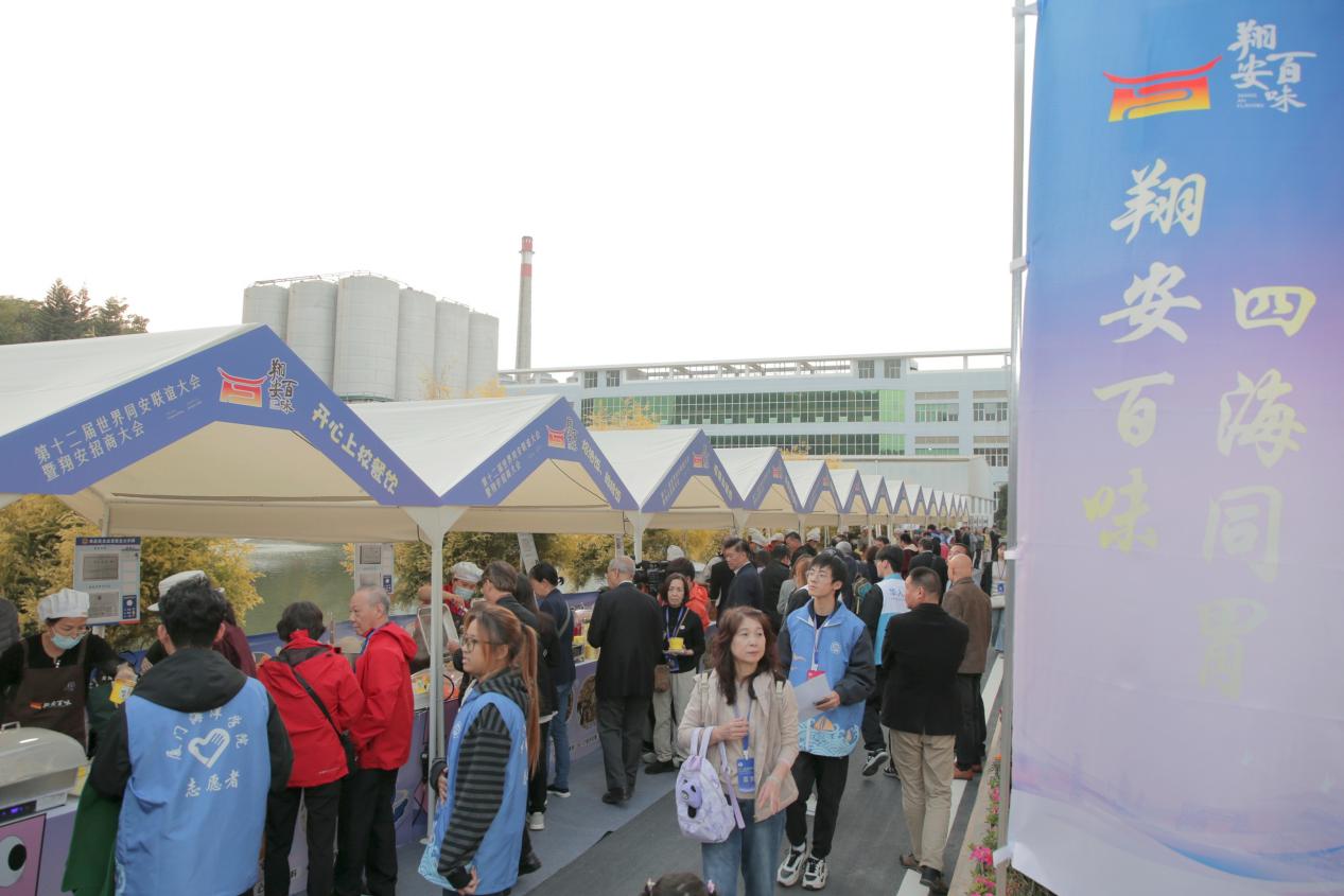 “翔安百味”构建出“线上引流、线下体验”的消费闭环。朱毅力摄