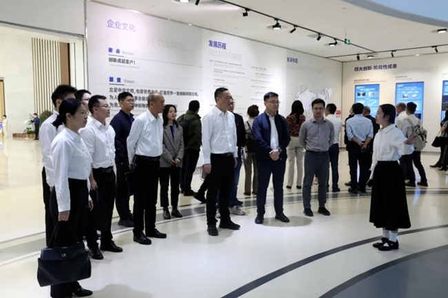 開展法企智鏈“三個一”活動