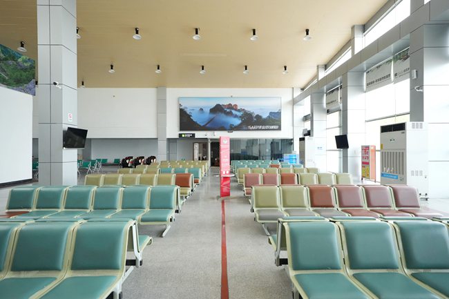 候機區的環境舒適整潔